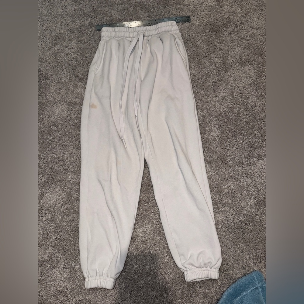 **FREE IN A BUNDLE** Fabletics joggers (STAINED) women’s size xs